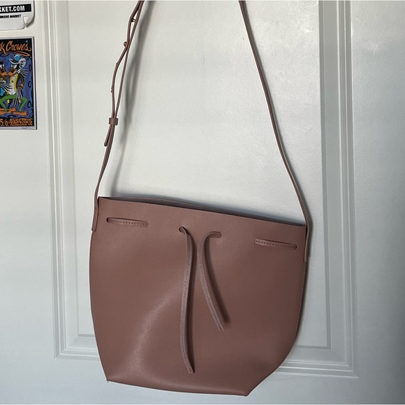 Kayla&Ava bowtie bucket back never used. Entirely vegan leather in dusty pink - Picture 3 of 3